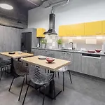 Ibis Styles The Fuzzy Log אכסניה