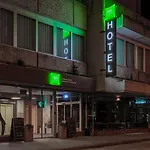 Ibis Styles The Fuzzy Log * לובליאנה
