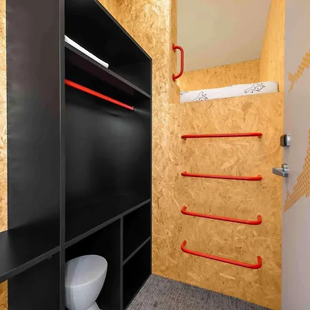 Ibis Styles The Fuzzy Log Hostel Ljubljana
