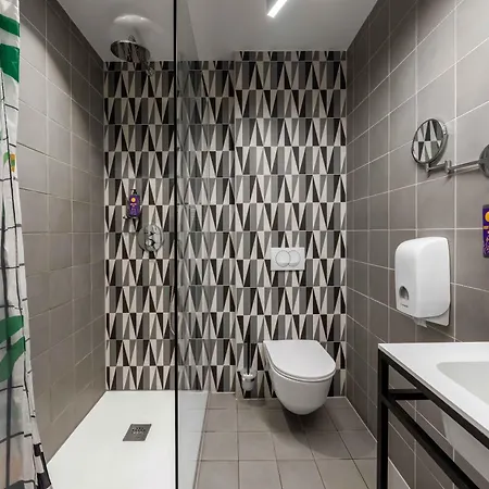 Ibis Styles The Fuzzy Log Hostel Ljubljana