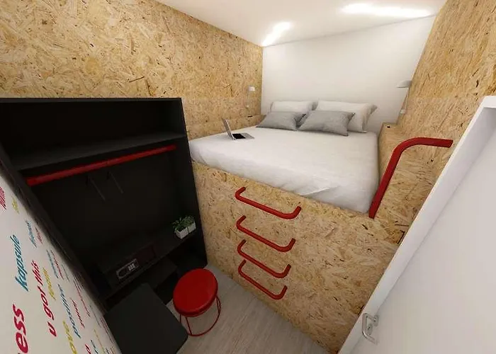 Ibis Styles The Fuzzy Log Hostel Ljubljana