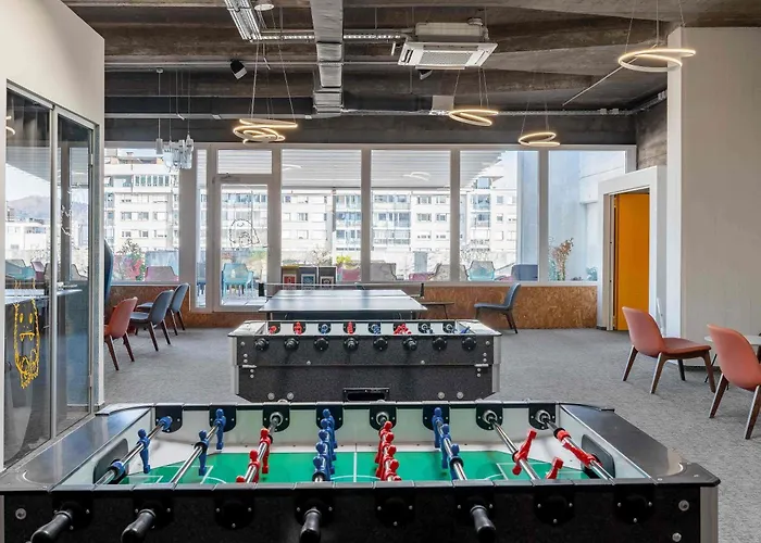 Ibis Styles The Fuzzy Log بيت شباب