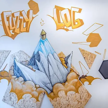 Ibis Styles The Fuzzy Log Хостел *