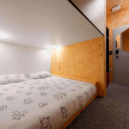 The Fuzzy Log Hostel