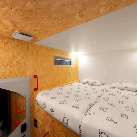 The Fuzzy Log Hostel