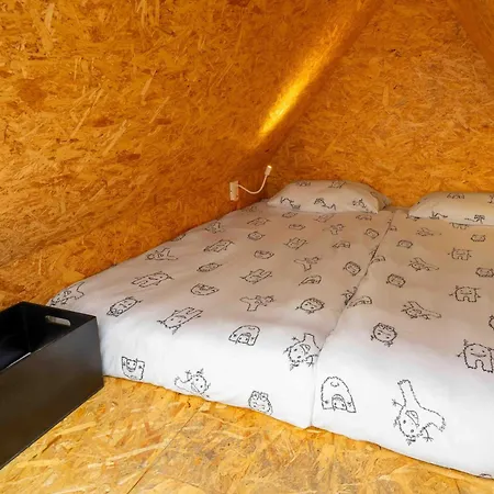 Hostel The Fuzzy Log