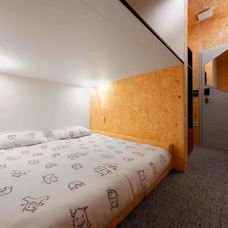 Ibis Styles The Fuzzy Log * リュブリャナ