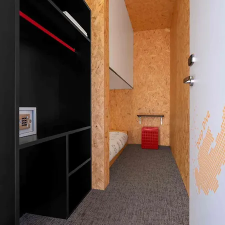 Hostel Ibis Styles The Fuzzy Log Ljubljana