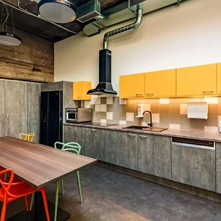 Ibis Styles The Fuzzy Log Hostel *