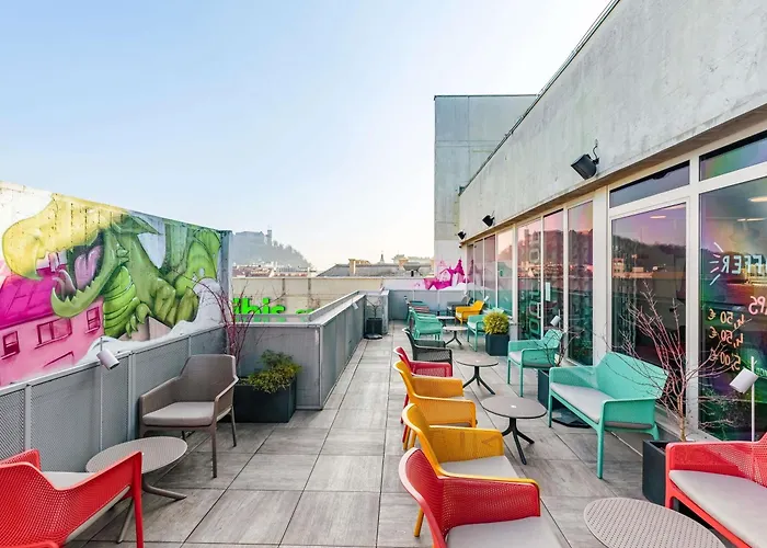 Ibis Styles The Fuzzy Log بيت شباب *