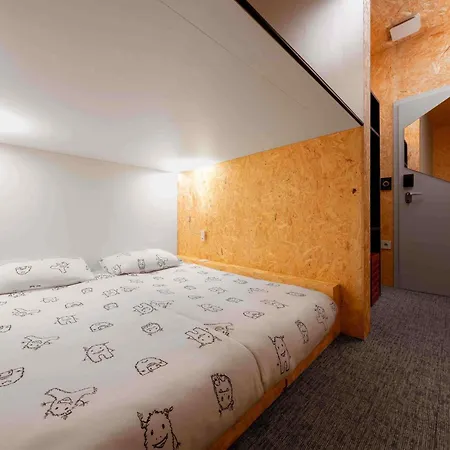 Hostel Ibis Styles The Fuzzy Log *