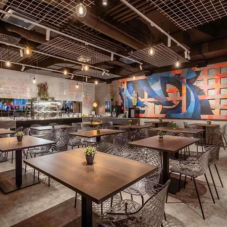 Ibis Styles The Fuzzy Log Hostel *